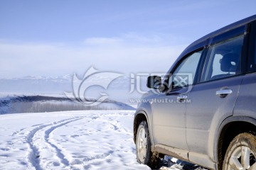 雪地越野