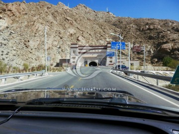 西藏的高速路 嘎拉山隧道