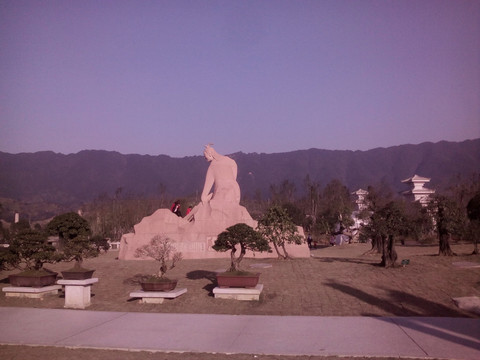 炎帝陵盆景园神农雕像