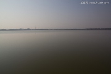 湖水 暗调摄影