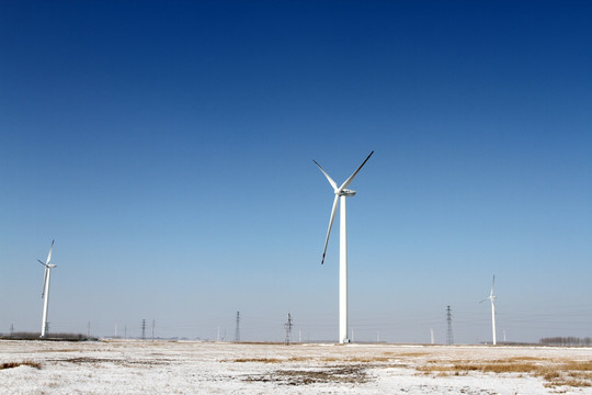 风力发电 大风车 高压线 工业