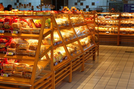 超市 超市货架 年货 面包