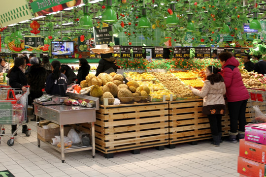 超市 超市货架 年货 水果