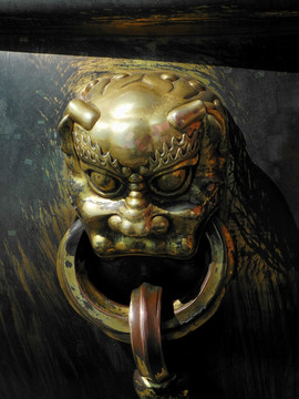 北京故宫太和殿鎏金铜缸辅首