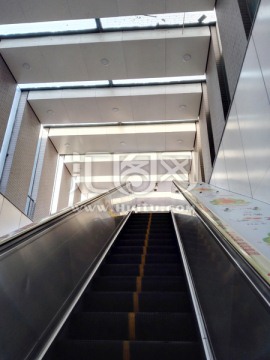 地铁扶梯