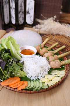 虾卷生菜