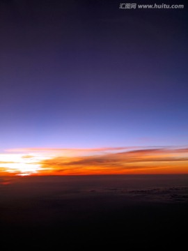 飞机航拍橙色夕阳晚霞云海