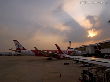 泰国曼谷机场飞机夕阳落日
