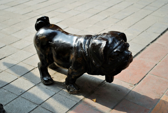 商业街雕塑 狗