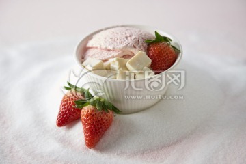 豆腐草莓冰