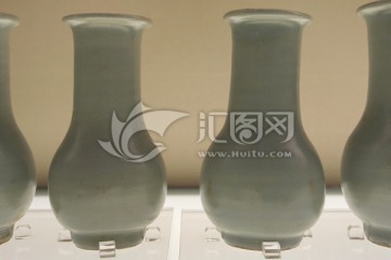 南宋龙泉窑青釉瓶