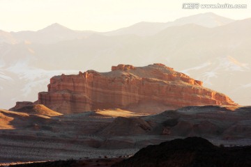 布雅红山