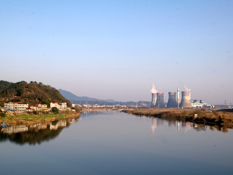 浙能兰溪电厂费垄口村全景