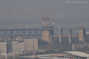 远眺南京长江大桥