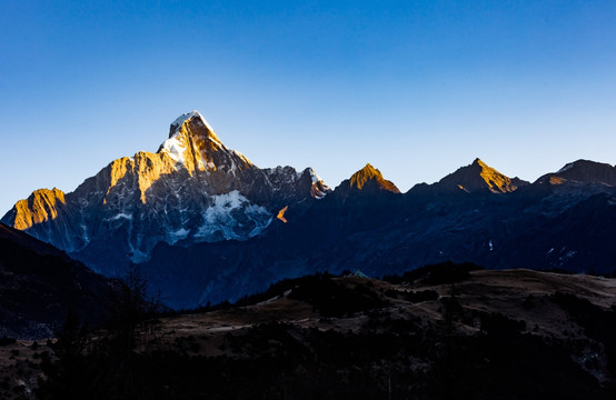 四姑娘山