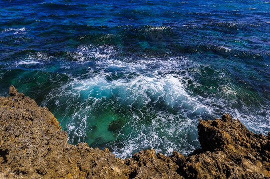 水晶岛海浪