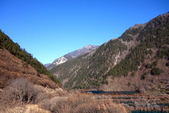 蓝天 山谷 峡谷 湖 九寨沟