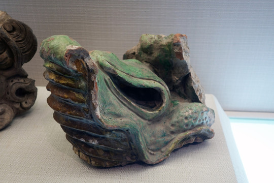 三彩鸱吻