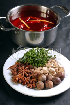 双椒清油红锅