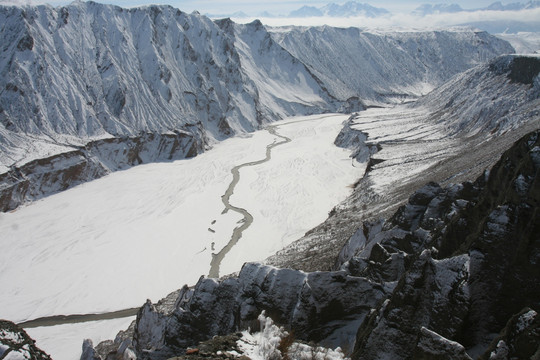 新疆 乌苏 巴音沟大峡谷