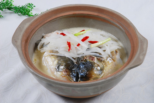 萝卜丝烧鱼头