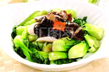 蚝油双菇扒菜心