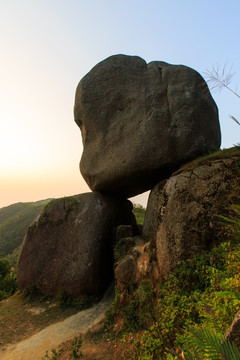 钦州五皇山 人头石