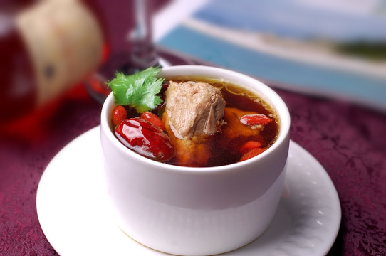 药膳煲排骨