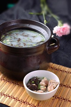 紫菜绿豆排骨汤