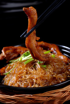 粉丝捞鹅掌