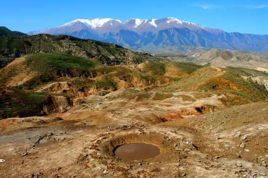 泥火山山口