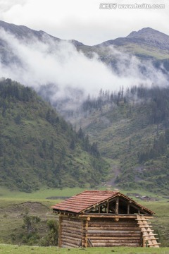 山间木屋