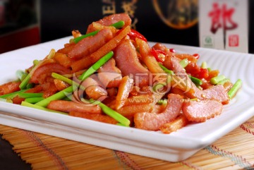 蒜苗腊肉