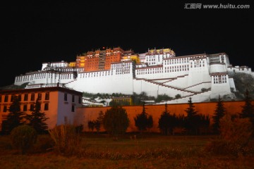 布达拉宫夜景