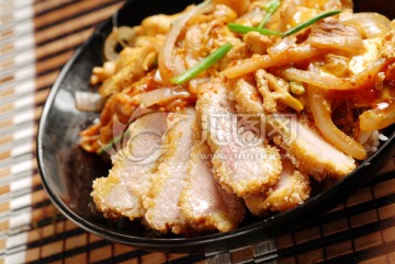 日式泡菜猪排饭