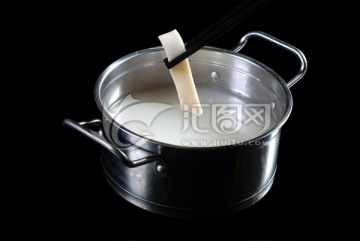 鲜菌汤锅