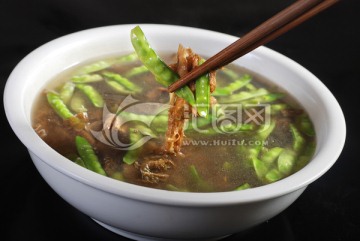 盐菜炖菜豌豆  