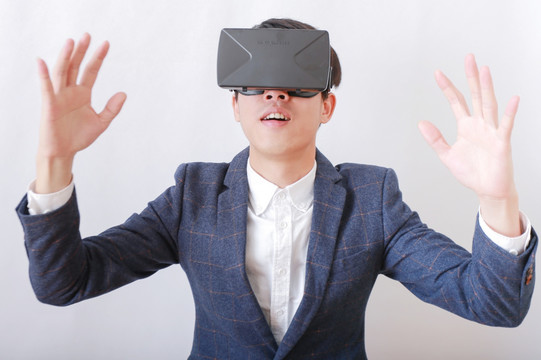 VR 虚拟现实