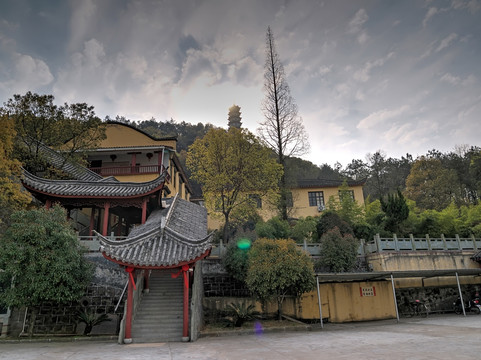 兰溪横山殿聚利塔全景