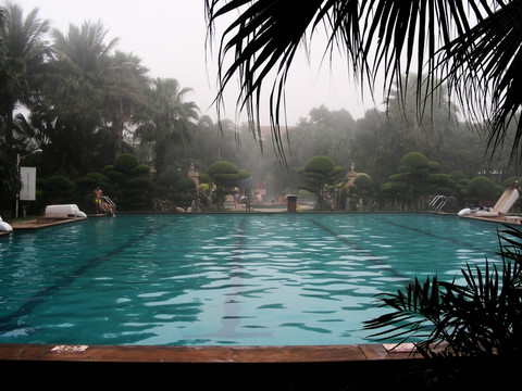 游泳池 海南亚泰温泉酒店