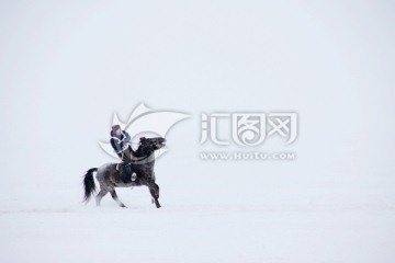 冬季蒙古族赛马