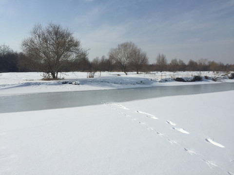 冰雪小河