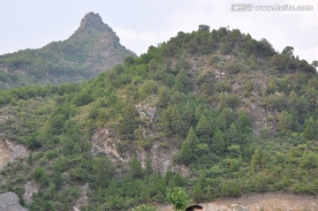 青山峻岭