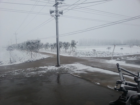 白茫茫的大雪