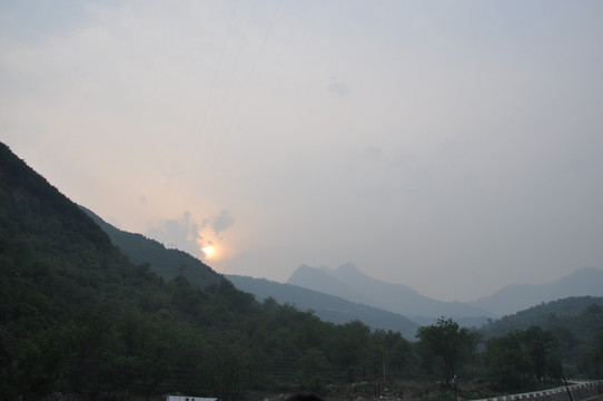 山景日落