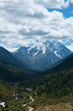 雅拉雪山