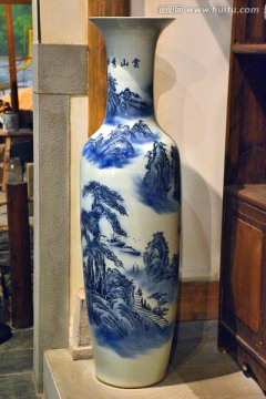 清代古青花瓷瓶
