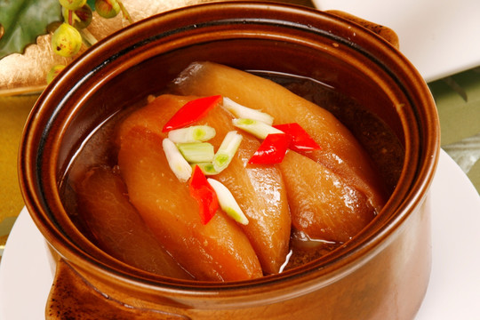 萝卜炖筒骨