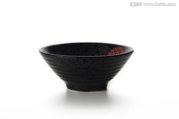 一个黑色陶瓷饭碗