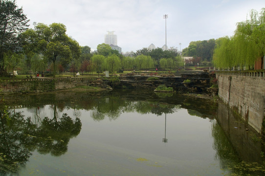 重庆大学 民主湖风光